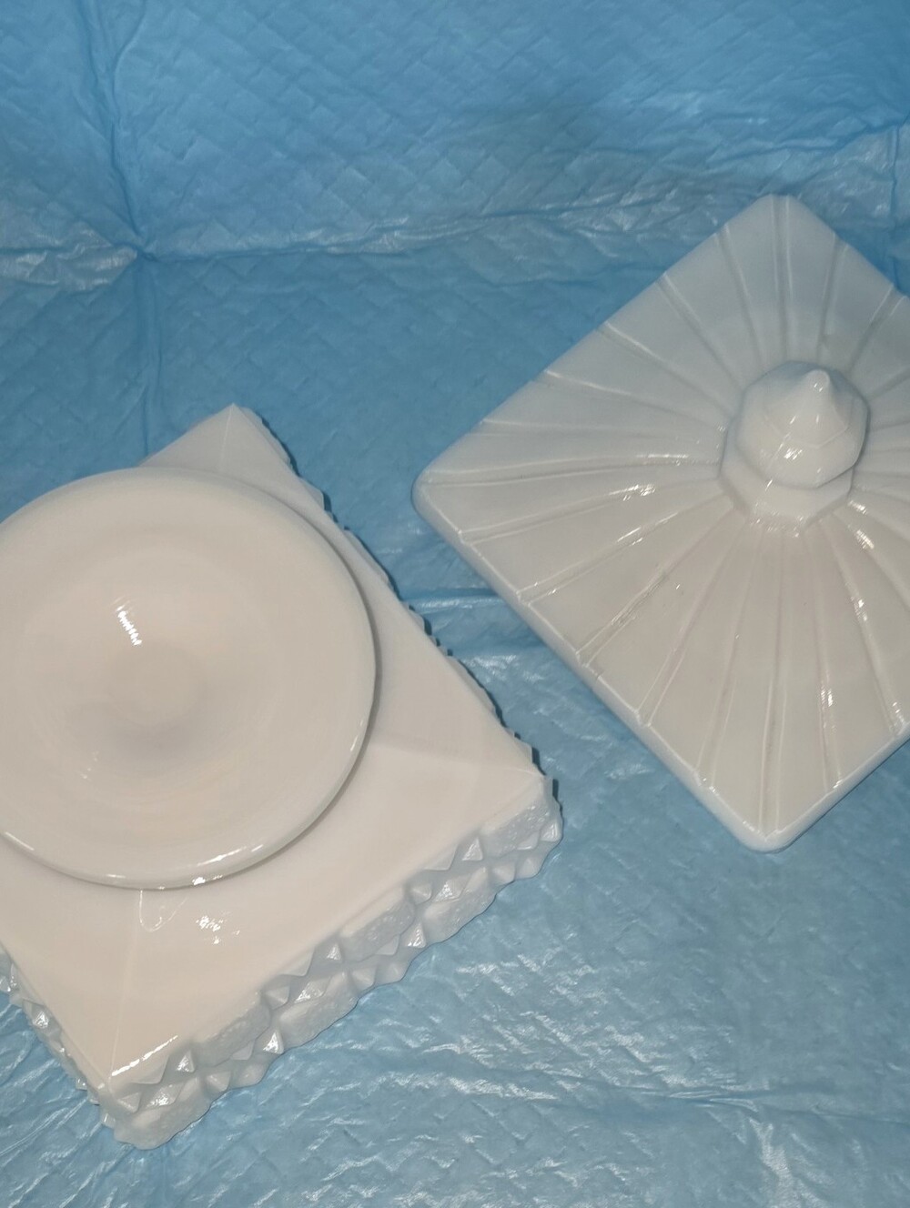 Westmoreland Milk Glass Pedestal Square Candy Box "Old Quilt" Pattern - Picture 6 of 11